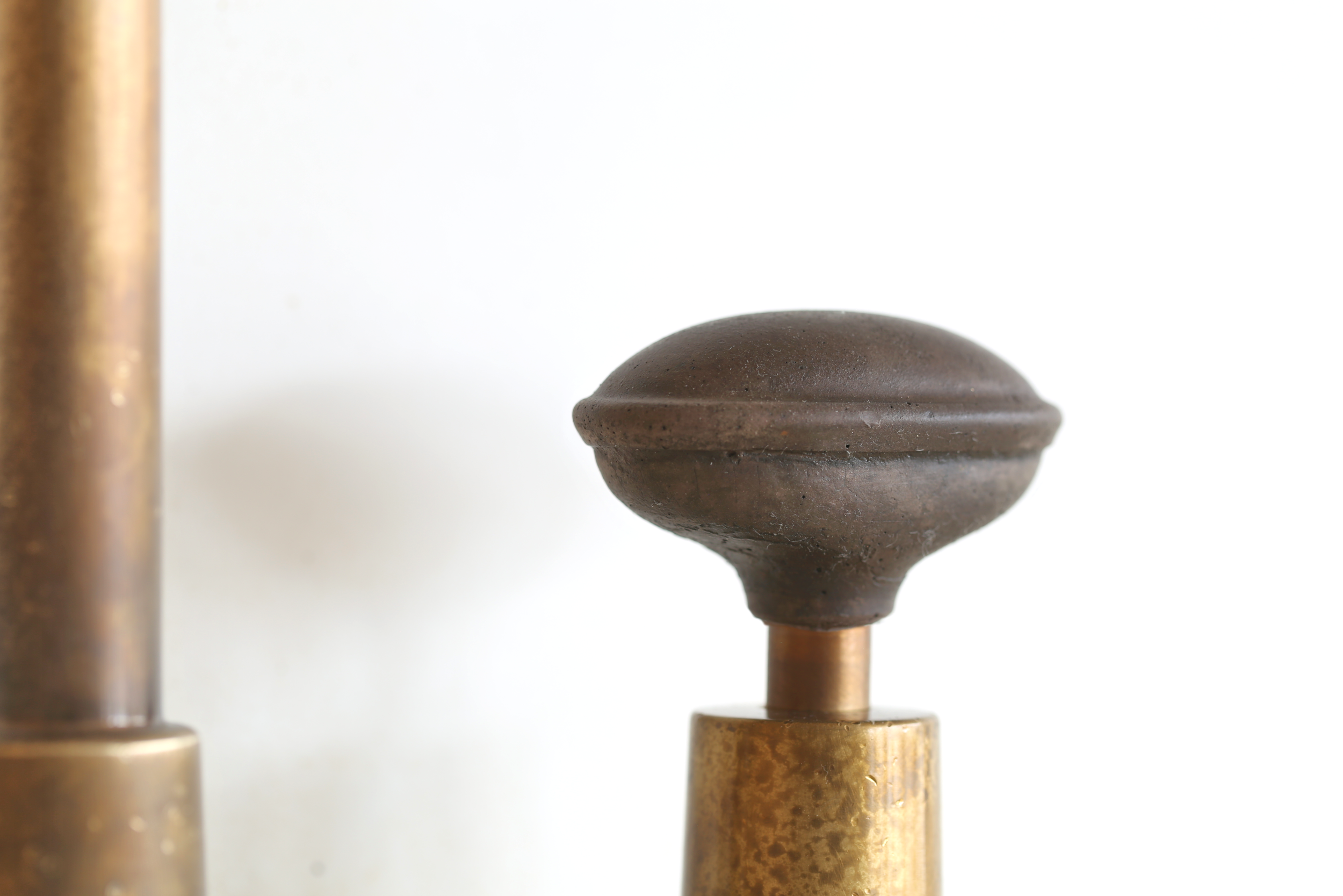 Oval knob by Atmosphyre close up.png
