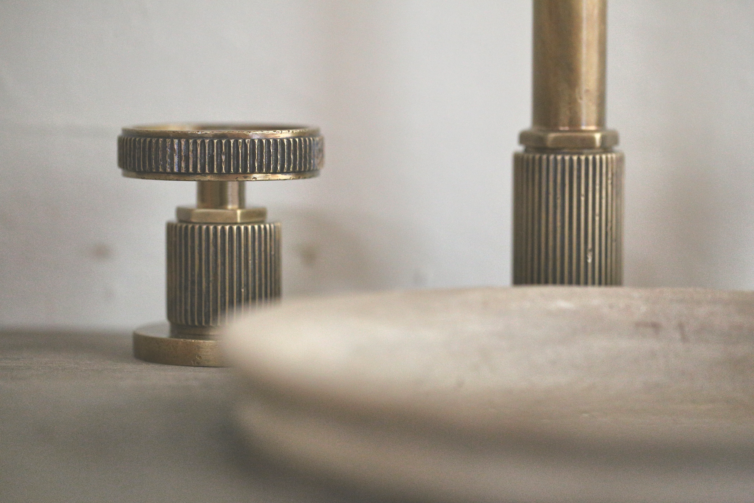 Coined edge cross faucet by Atmosphyre.png