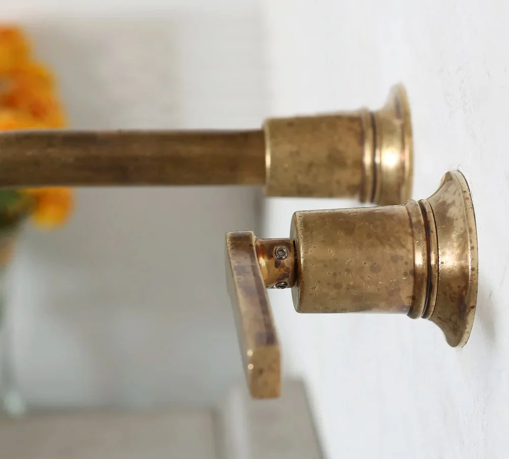 Close+up+of+faucet+by+Atmosphyre single lever.jpg