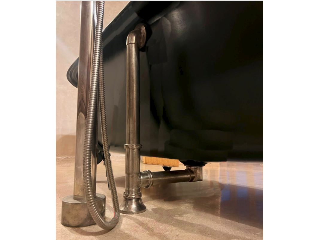 Tub drain assembly in nickel.png