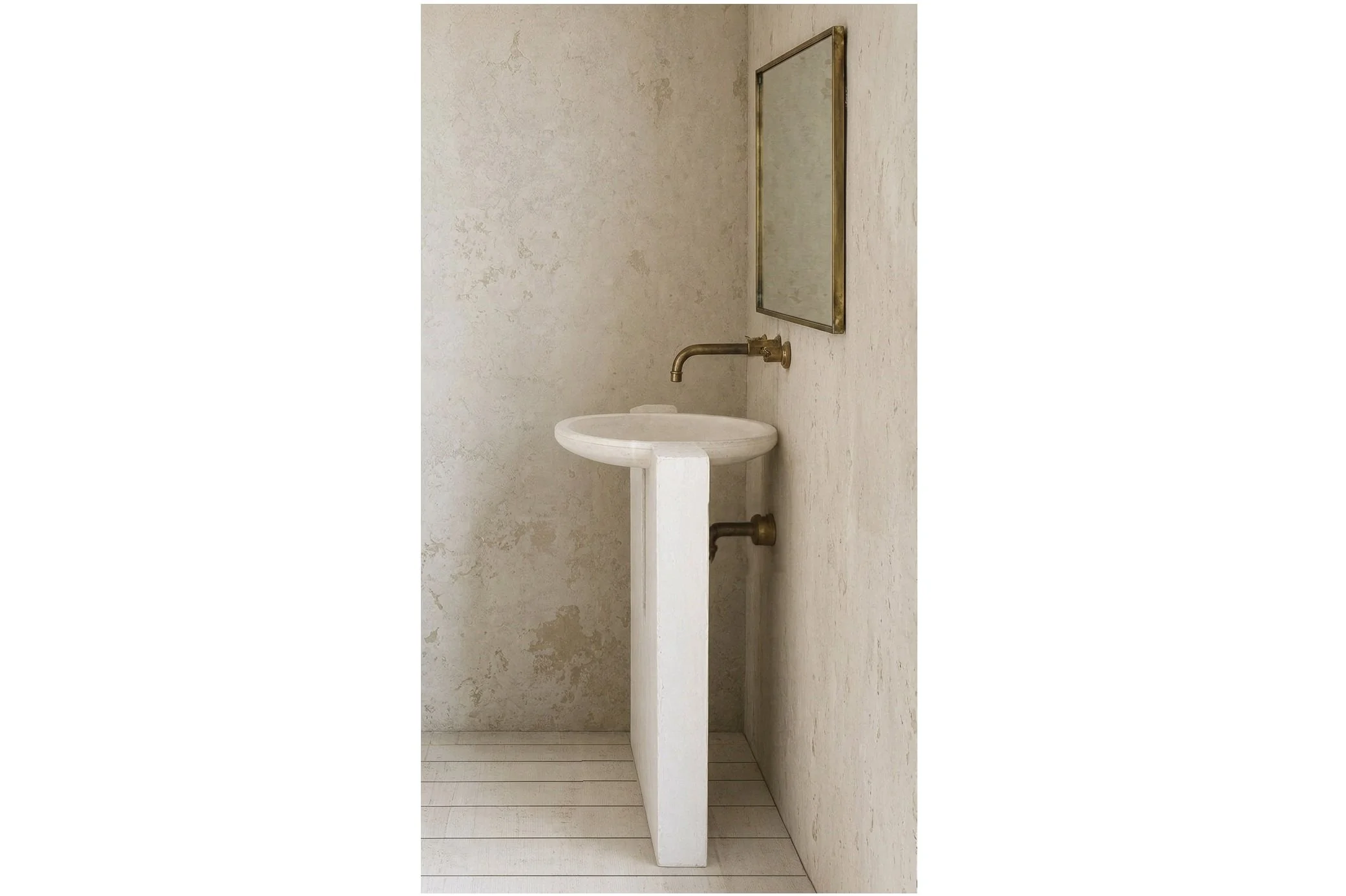 Oia side view 2.jpg