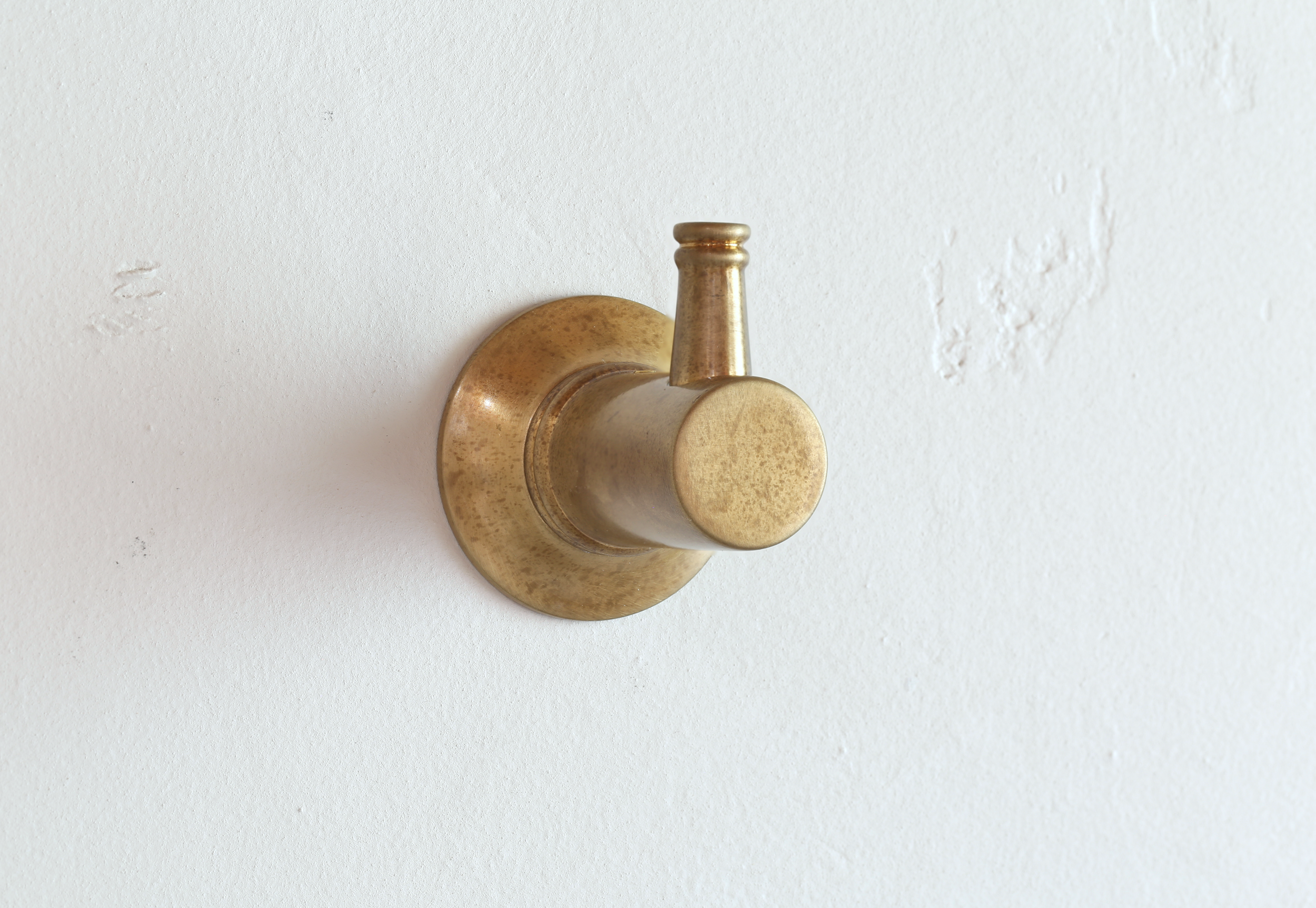 Pin robe hook.png