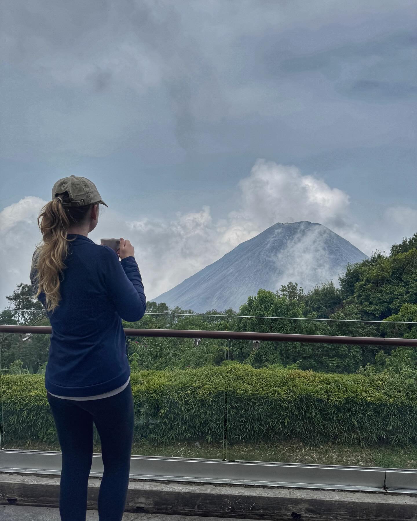 Spent a few nights in El Salvador to check a new country off the list!

One night was spent on top of a volcano (theme of this trip!) and the next two were by the beach for some relaxation. We snuck in a stop at an archeological site as well! #elsalv