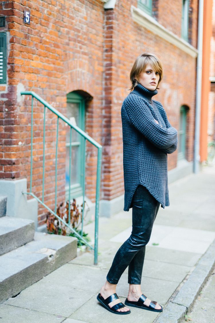 Outfit_Post_Hope_Grand-Sweater_fridafridafrida_mindt