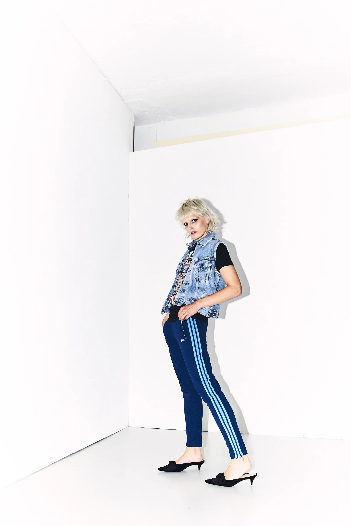 LOW-FRIDA-WHITE-CORNER-0012.jpg