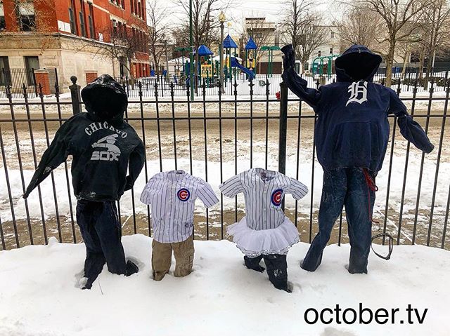 It&rsquo;s alway&rsquo;s October!
.
.
.
.
#frozenfamily
#chicago 
#polarvortex 
#frozenclothes 
#iphonex