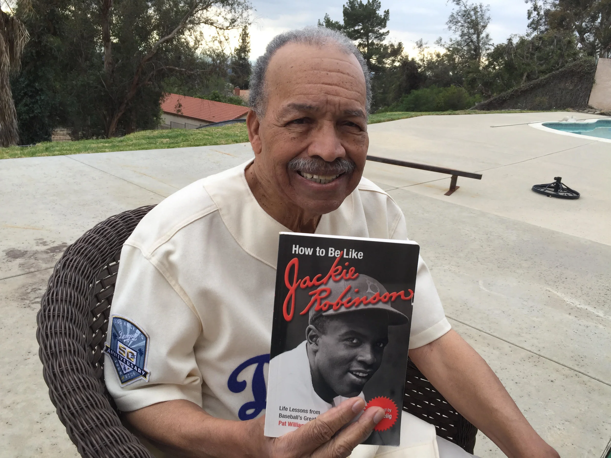 Los Angeles Dodger Tommy Davis is celebrity reader