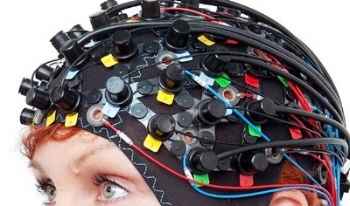 NIRS-EEG photo - small.jpg