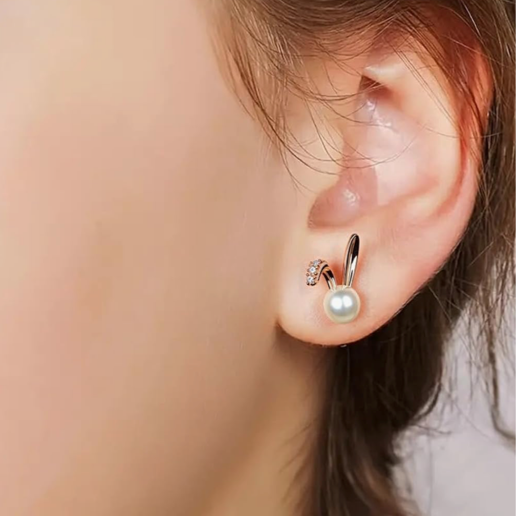 pearl+bunny+rose+gold+on+ear.png