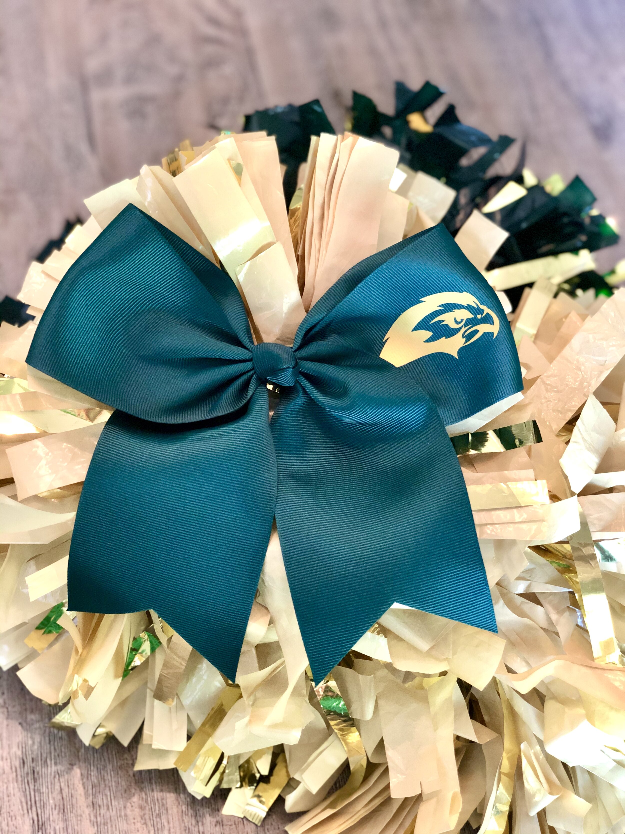 Ben Lippen Matte Gold Cheer Bow.jpg