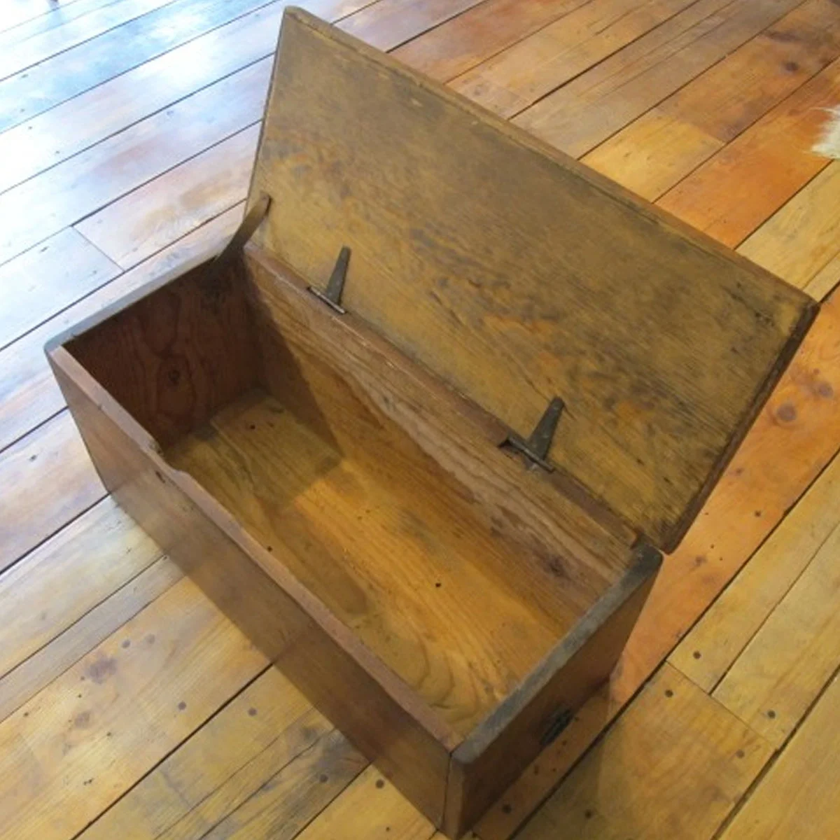 nathan_christopher_furniture_reclaimed_TRUNK.jpg