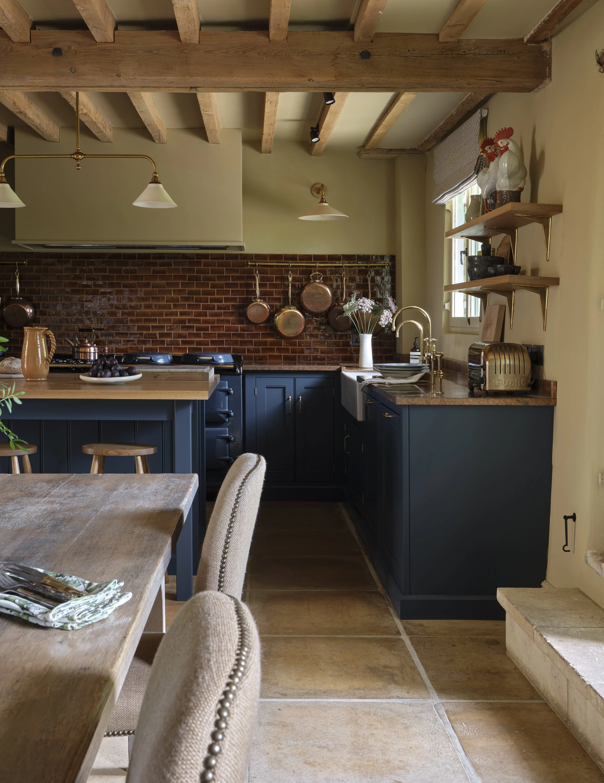 V&G_25.0430_KItchen_04.jpg