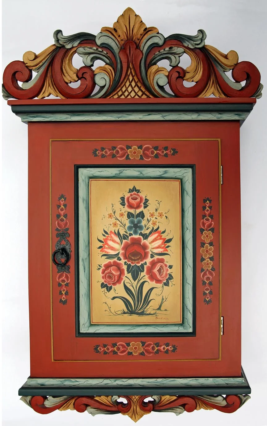 Red cabinte72-2295.jpg