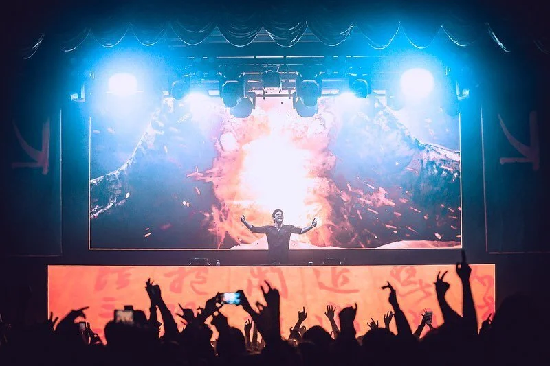 That one time when @kshmr showed up to @bignightlive
.
.
.
.
.
#nightlifephotos #lavishpeople #partygood #clubvenue #bostonparties #goodhousemusic #luxurynightlife #finestclubs #clubbinglife #danceclubs #partycool #partylatenight #highsnobietymusic #