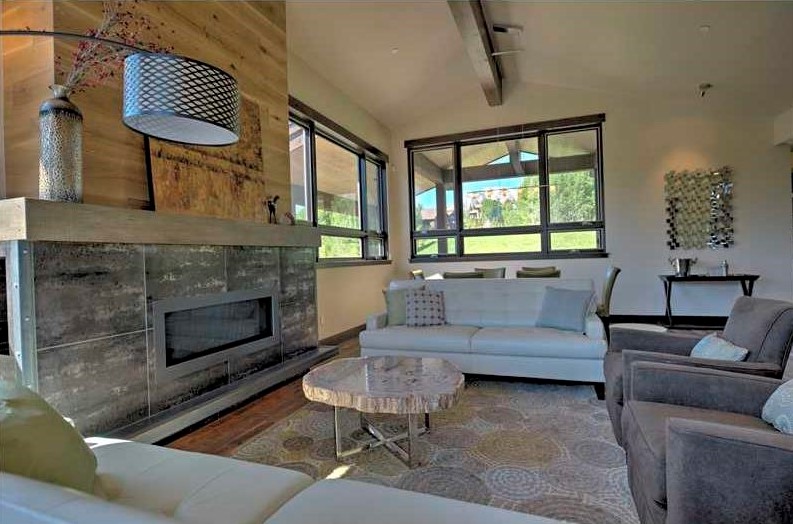 Modern tile and metal edging helps make this space feel sophisticated.