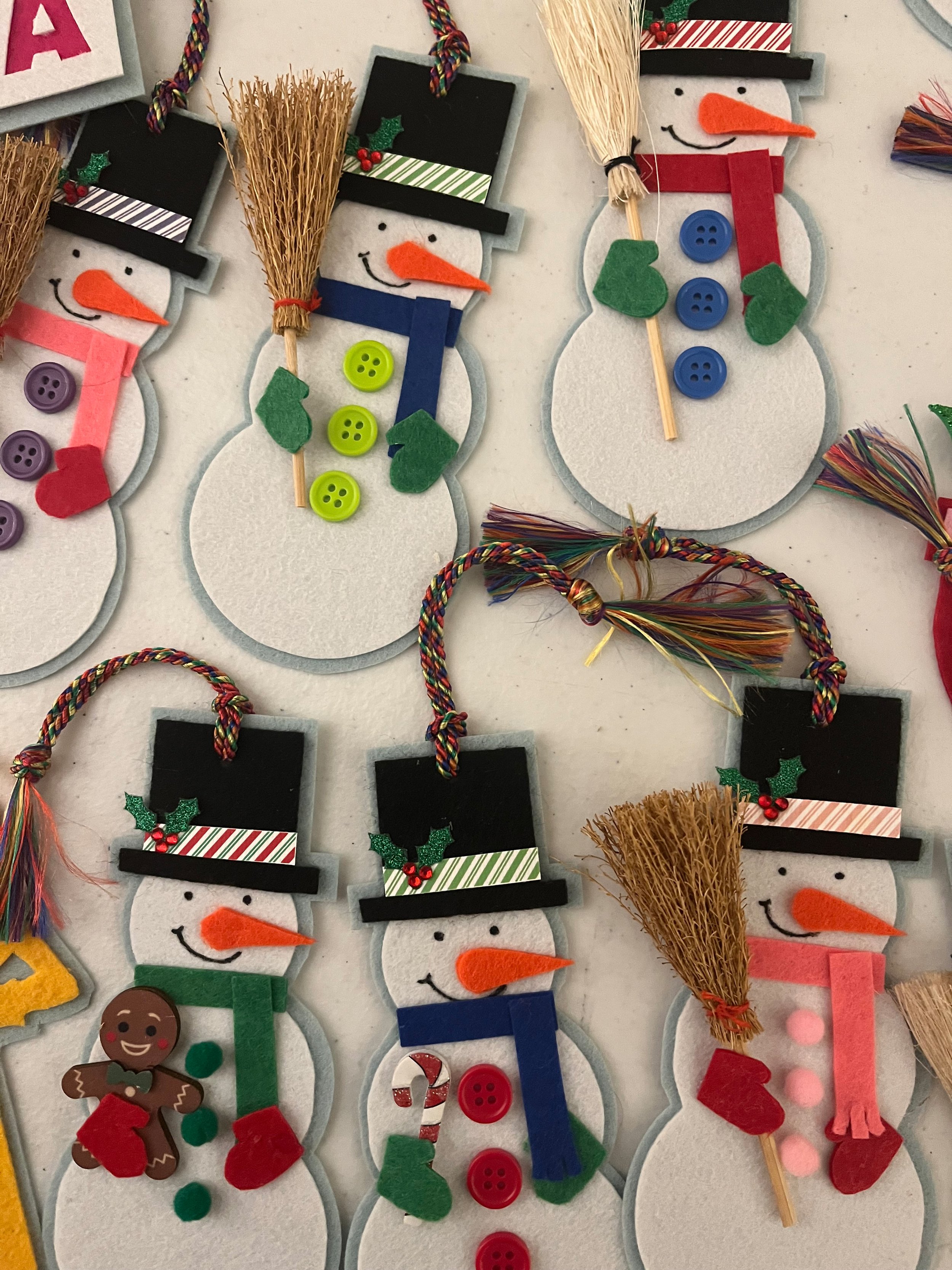 lots-of-snowmen-ornaments.jpg