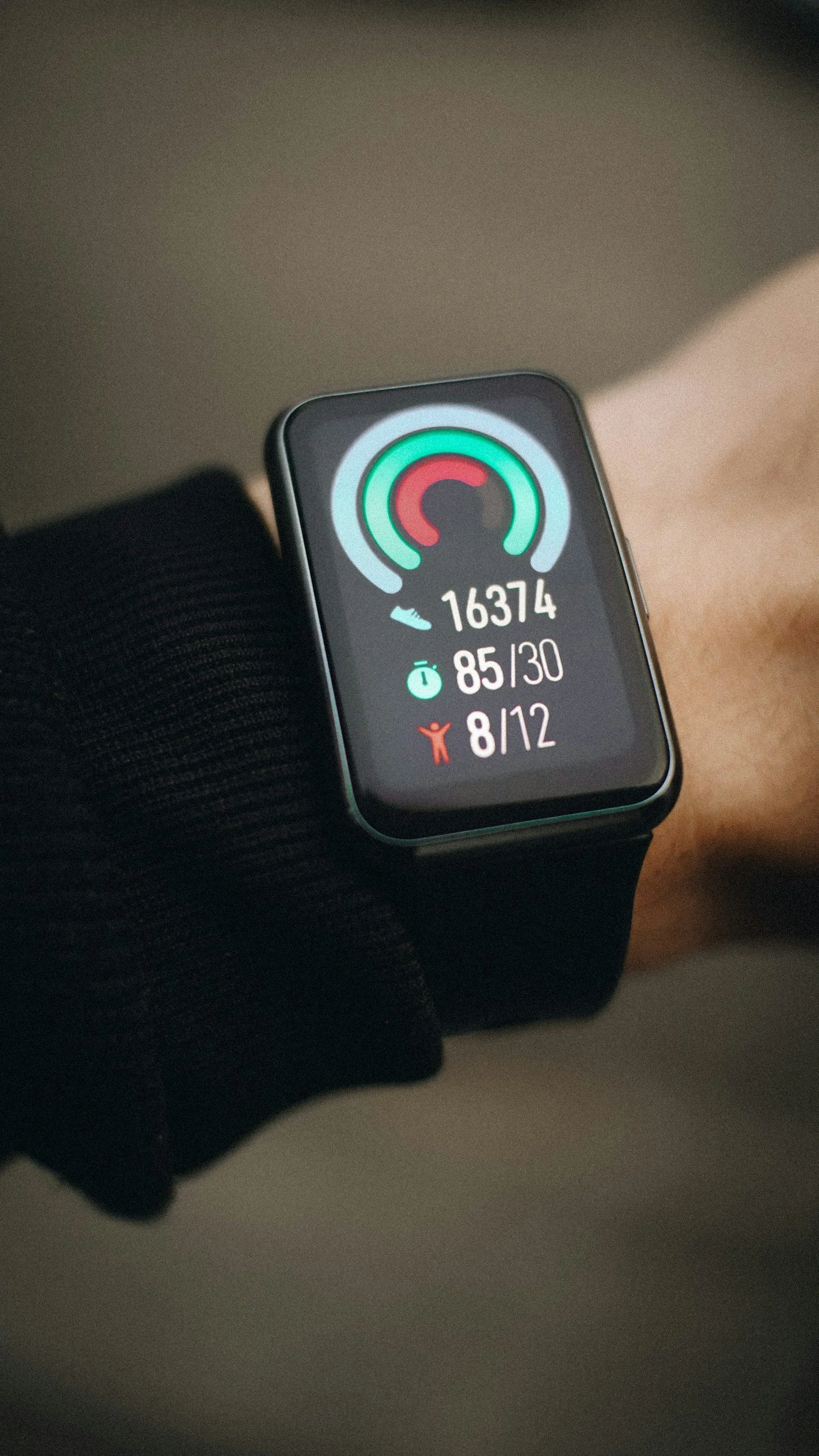 Smartwatch displaying activity tracking data, including steps, calories burned, and exercise minutes.