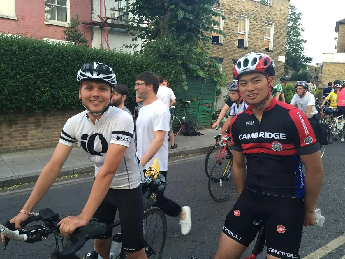 At London Fields post two pizzas each
