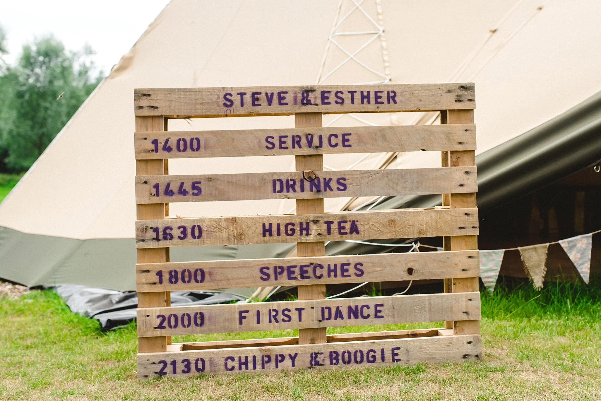 Tipi-Essex-Countryside-Wedding_0018.jpg