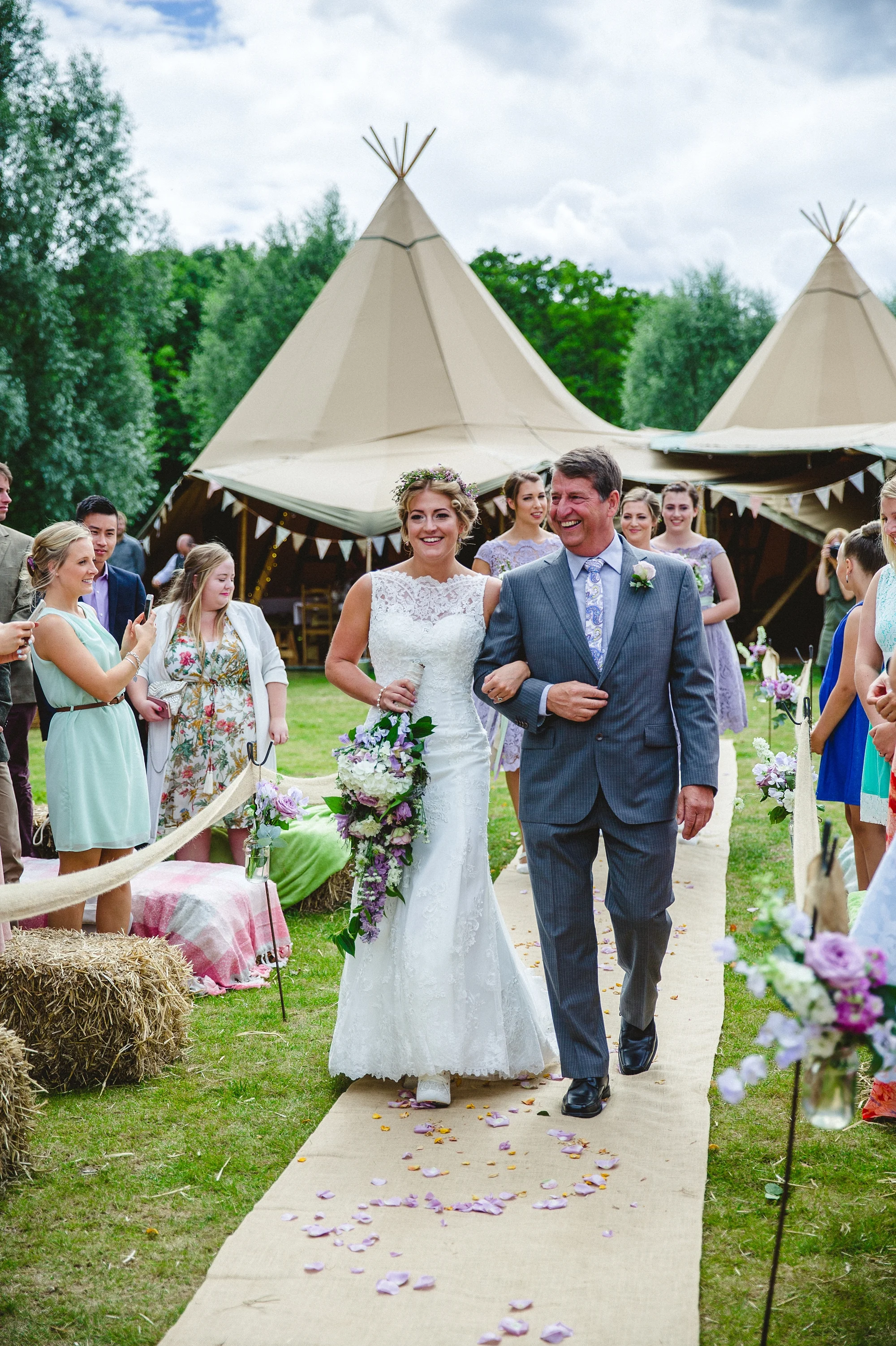 Tipi-Essex-Countryside-Wedding_0047.jpg