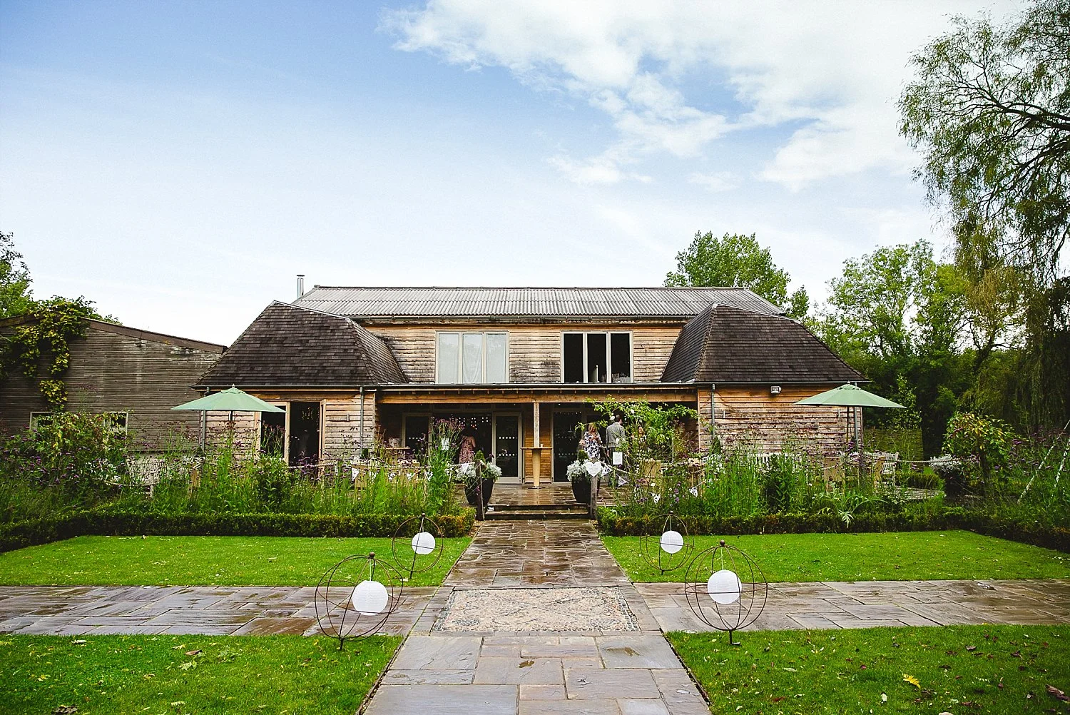 Houchins Essex Wedding - Documentary Photographer