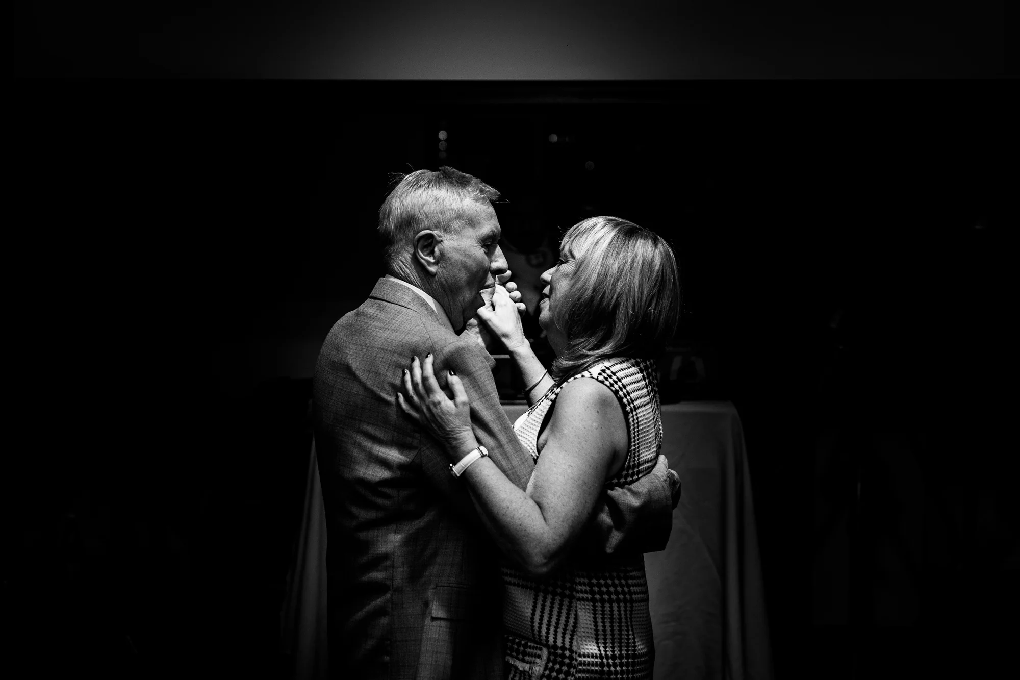 Clissold-House-Wedding-Photographer_0085.jpg