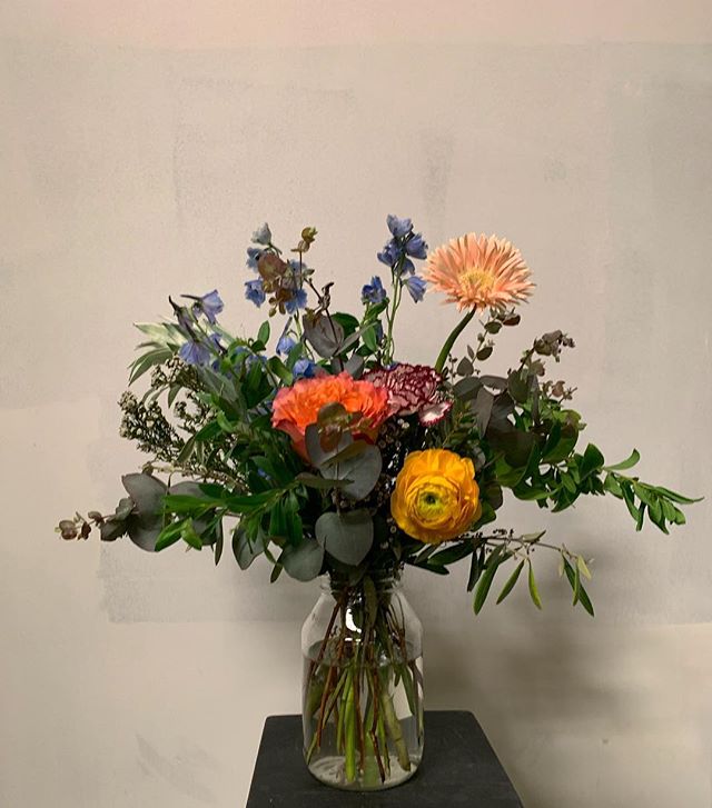 Still life with flowers. #stemsbrooklyn #flowerworkshop