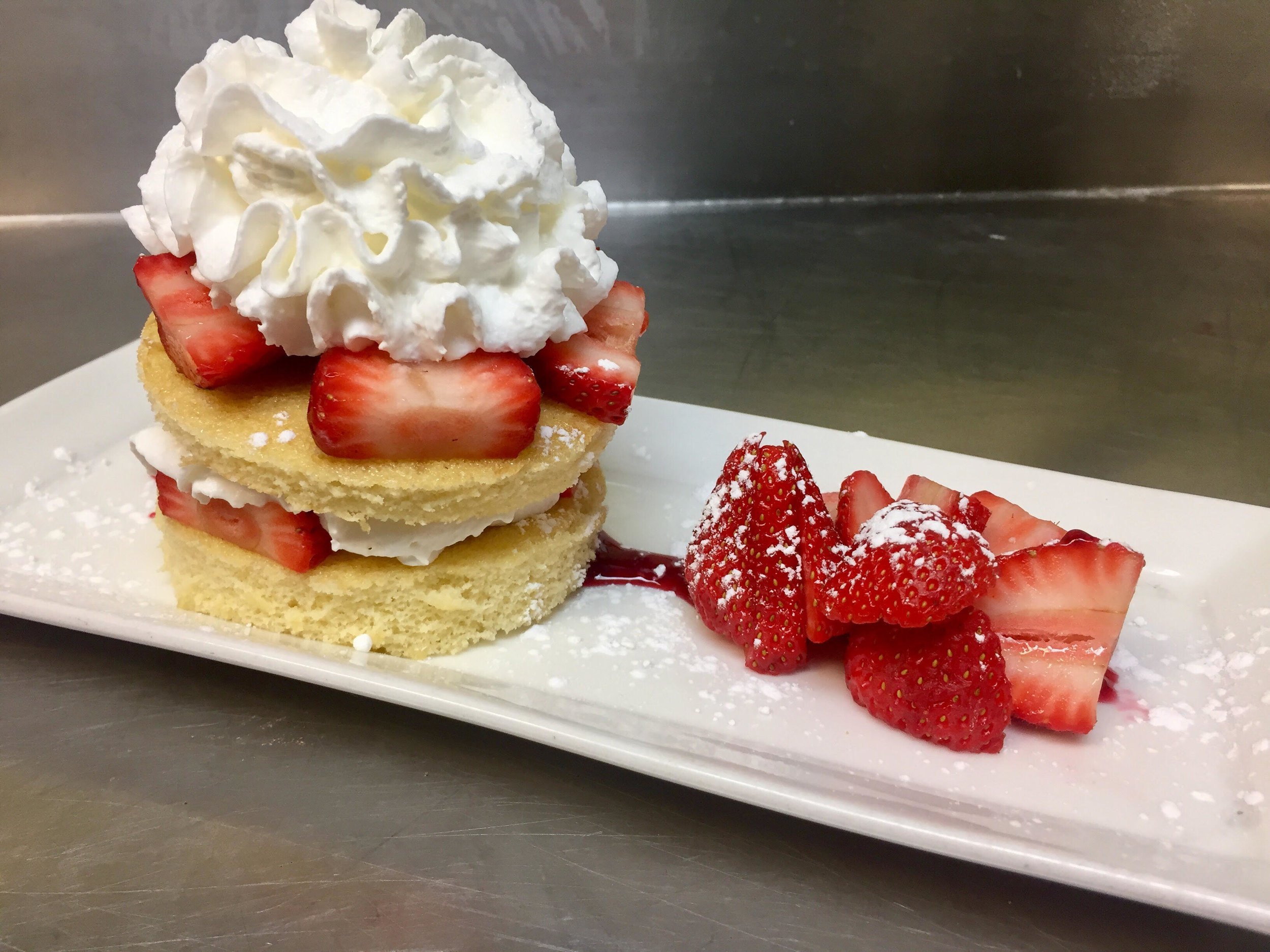 Vanilla Sponge Cake with Strawberries