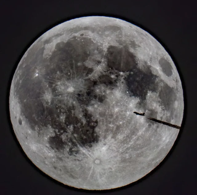 Image of the moon, taken with a Canon 80d camera