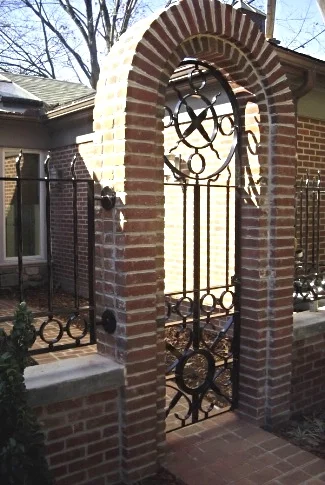 Decorative Ornamental Iron Walkway Gate / Garden Gate