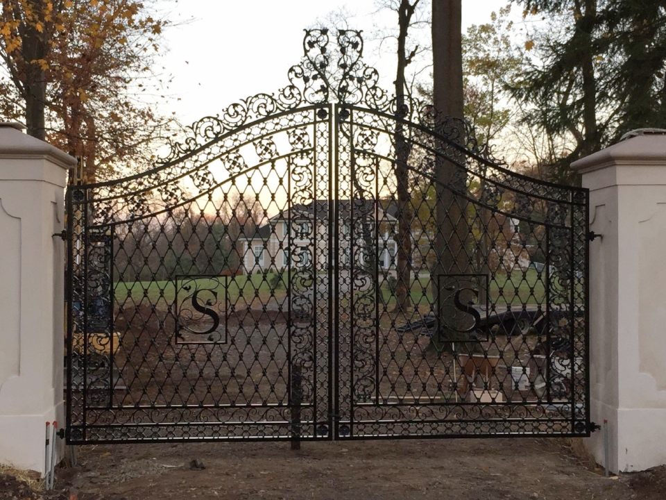 Anavio Metal Driveway Gates from 2385-3565mm GAP x 812mm H Wrought Iron Garden
