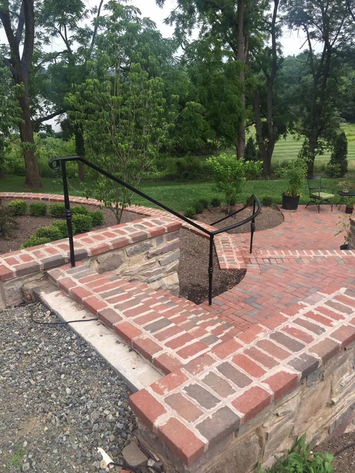 EX-028- Have a set of curved steps that you can't find a railing for? We can match your new railings to a custom curve. No job is too difficult!