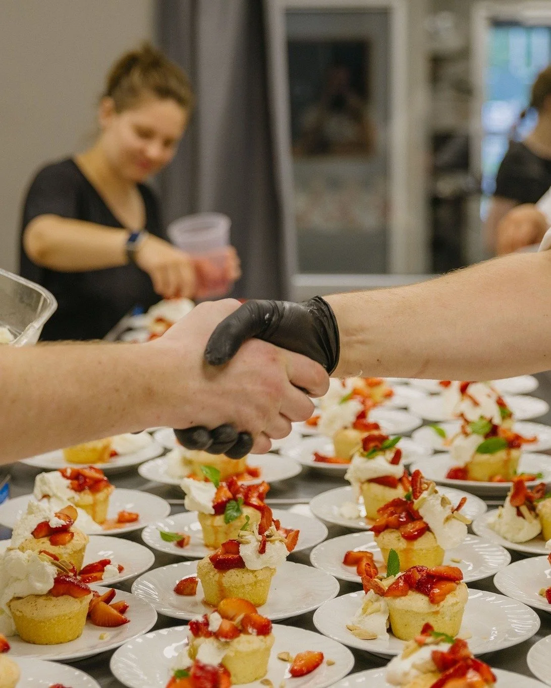Teamwork makes the dreamwork! 

Whether we&rsquo;re working on a large plated event or an intimate dinner for 2, rest assured that the same amount of precision and care is poured into your dish ❤️

#STLrestaurants #farmtotable #supportlocal #StLouisE