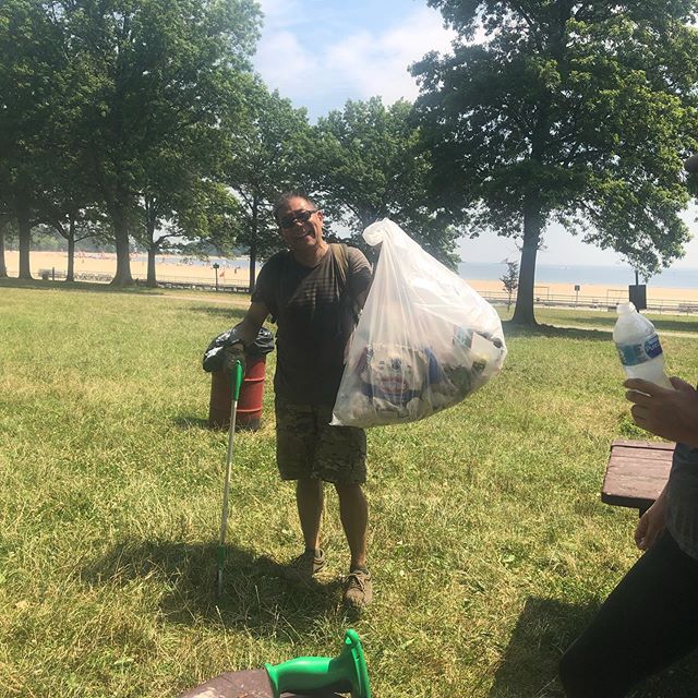 Creare gives back day! Cleaning beaches in the Bronx #environment #sustainability #sustainablefashion #green #savetheplanet #savetheearth #beachcleanup #cleanbeach #cielgroup