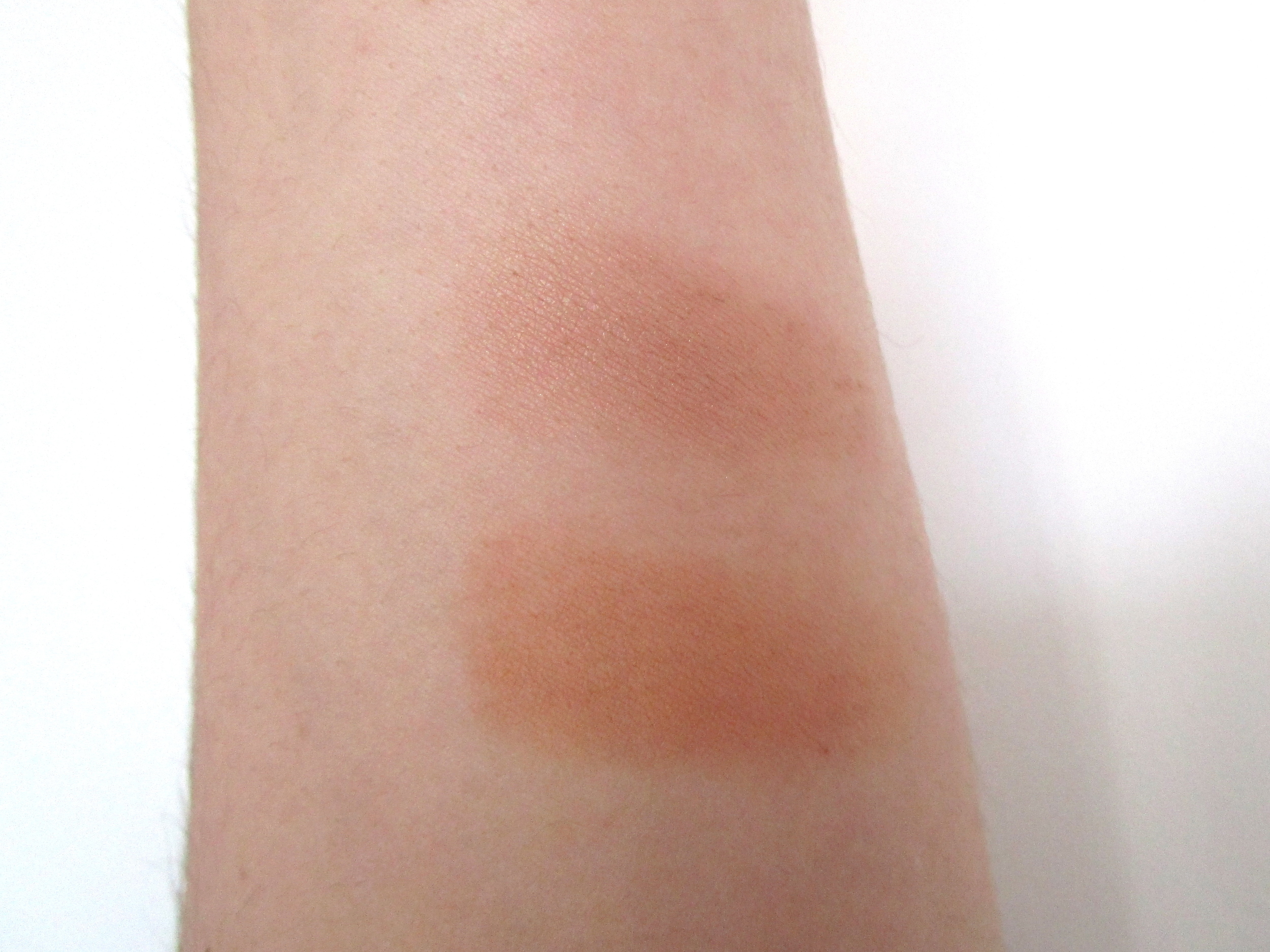 Top: Nars Laguna compared to bottom: Bourjois Bronzing Powder