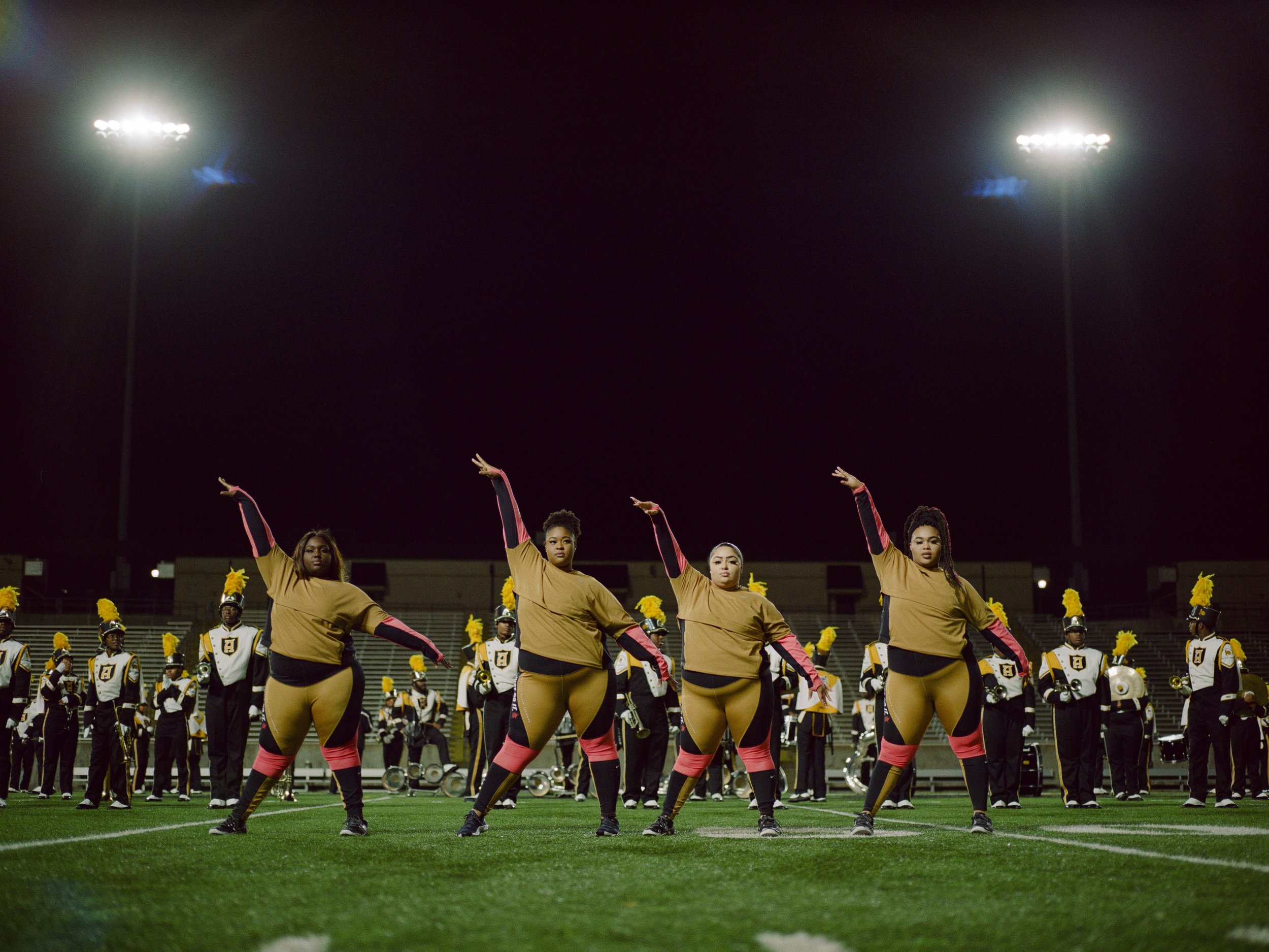 004_HONEYBEEZ_HIGHRES_JACQ_ROUND1_thenewcompany_HIGHRES_JacqHarriet_1507_04_HR.jpeg