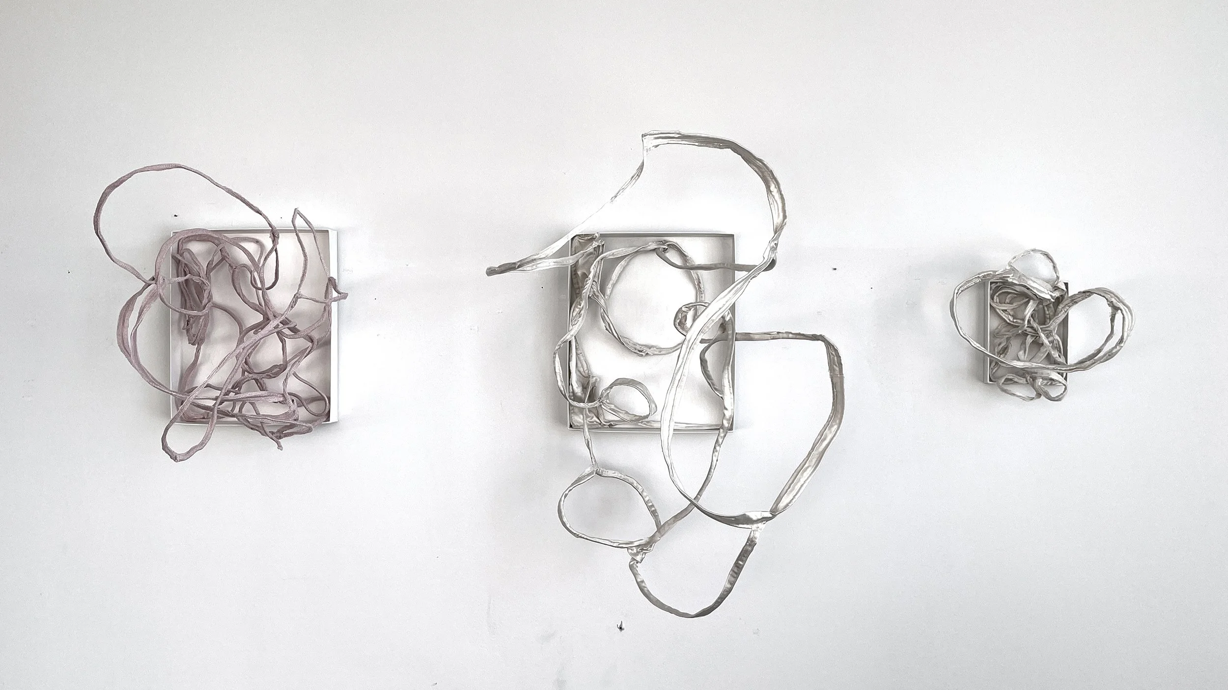   Vestiges 01–03  