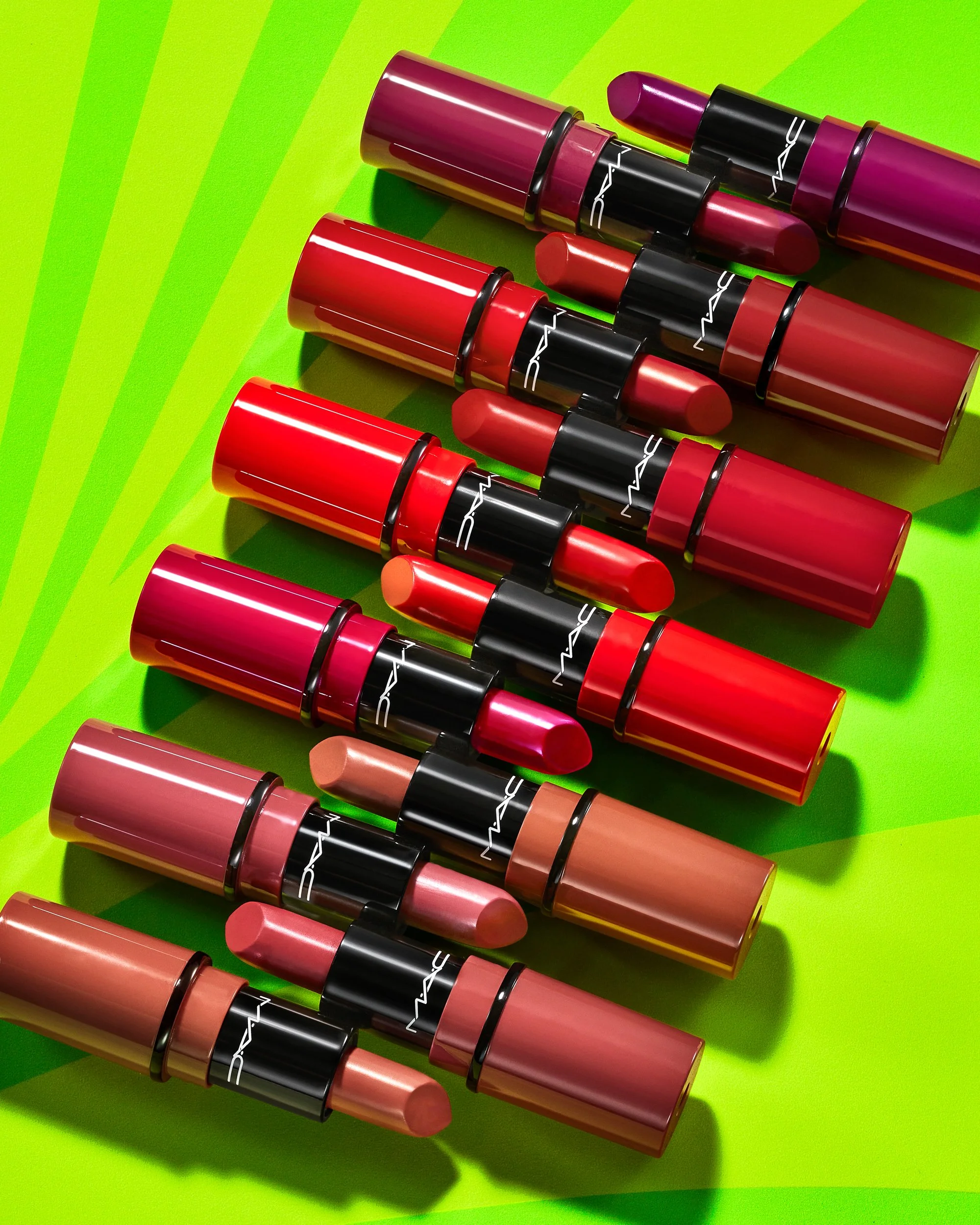 210512 MAC LAYDOWN 28 The Ultimate Trick Mini Lipstick_v3.jpg