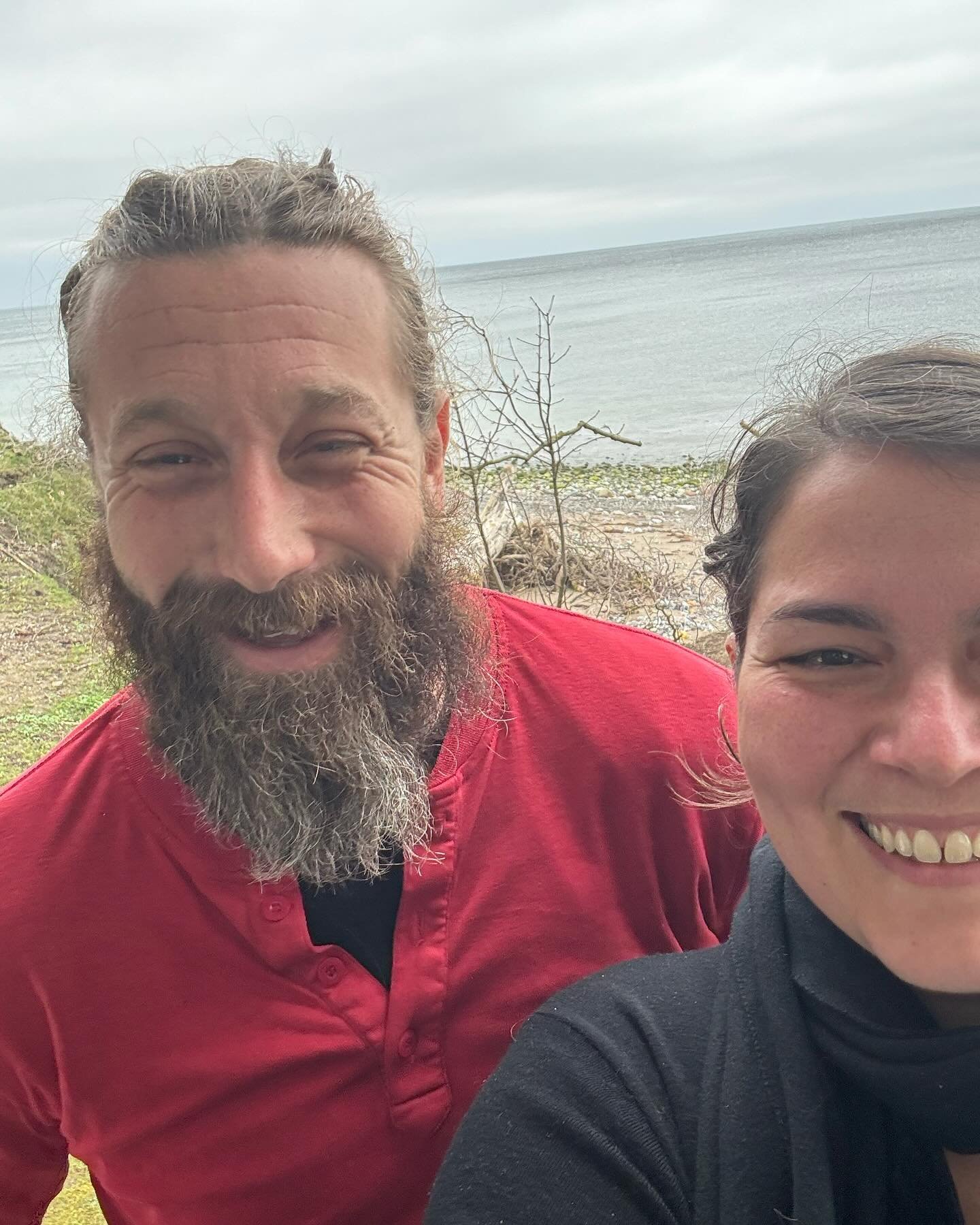 Got to spend time with this awesome human this morning on a bank by the water - in Denmark @luke.holistic.survival.school 🔥 like sitting down with an old friend. Also received the most amazing gift - a jar of Bear fat, such a precious present. I lov