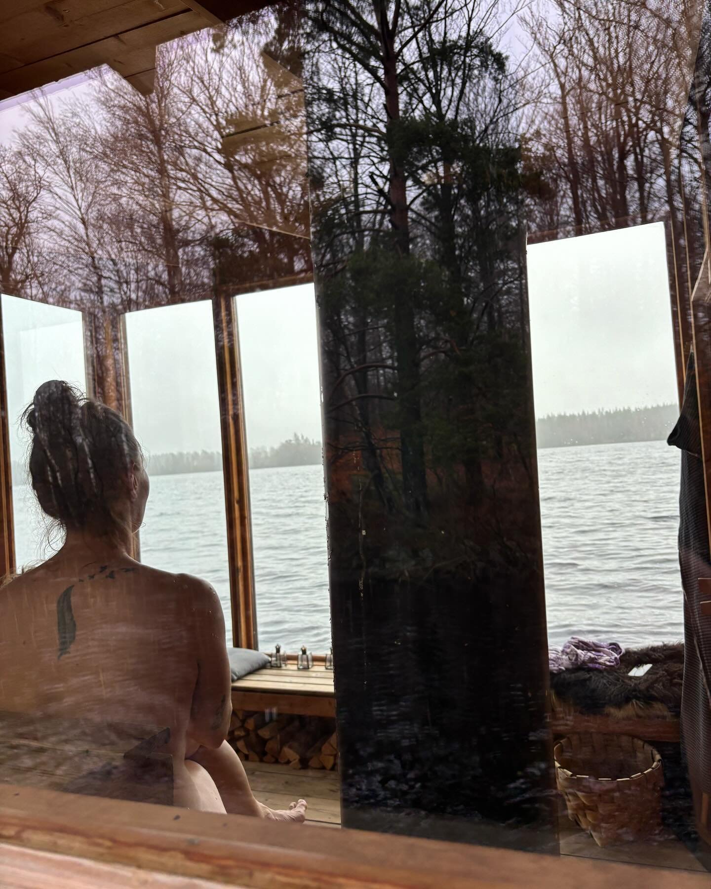 When you can&rsquo;t join your story buds in Manchester at @akuastorytelling &lsquo;s :( . 

A day away with your long time pals in a cabin is the remedy. Sauna at @stedsansfarmrestaurant , zero reception, a dip in a cold lake, drinks, Finnish Music 