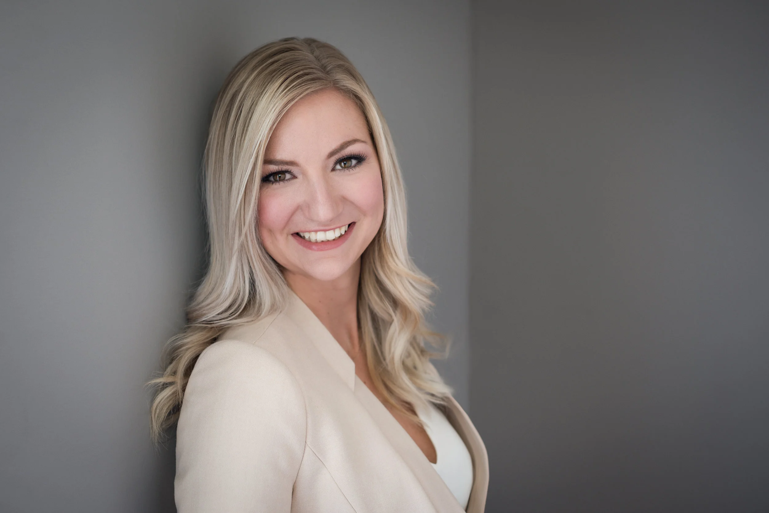 calgary business portrait personal branding photographer yyc womens beauty portrait glamour pictures mortensen photography