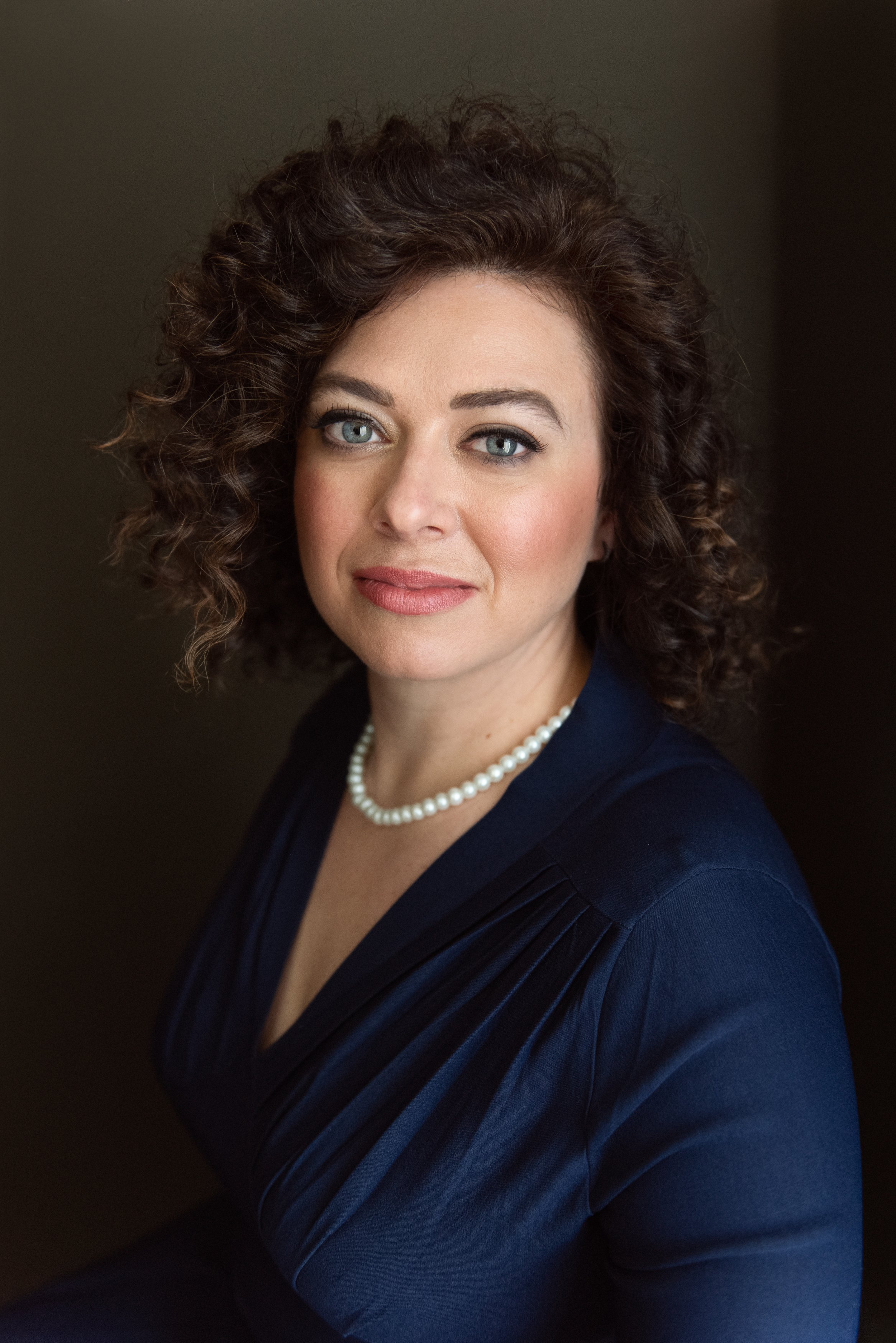 calgary women's professional portrait photographer makeover before and after headshot branding glamour images photography beautycounter clean skincare safe makeup (Copy)