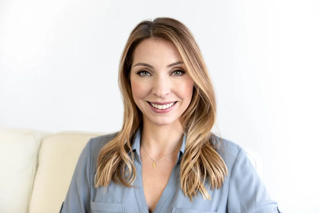 What to Wear for Your DIY Headshot or Video — Outfit Tips for Women Over 40