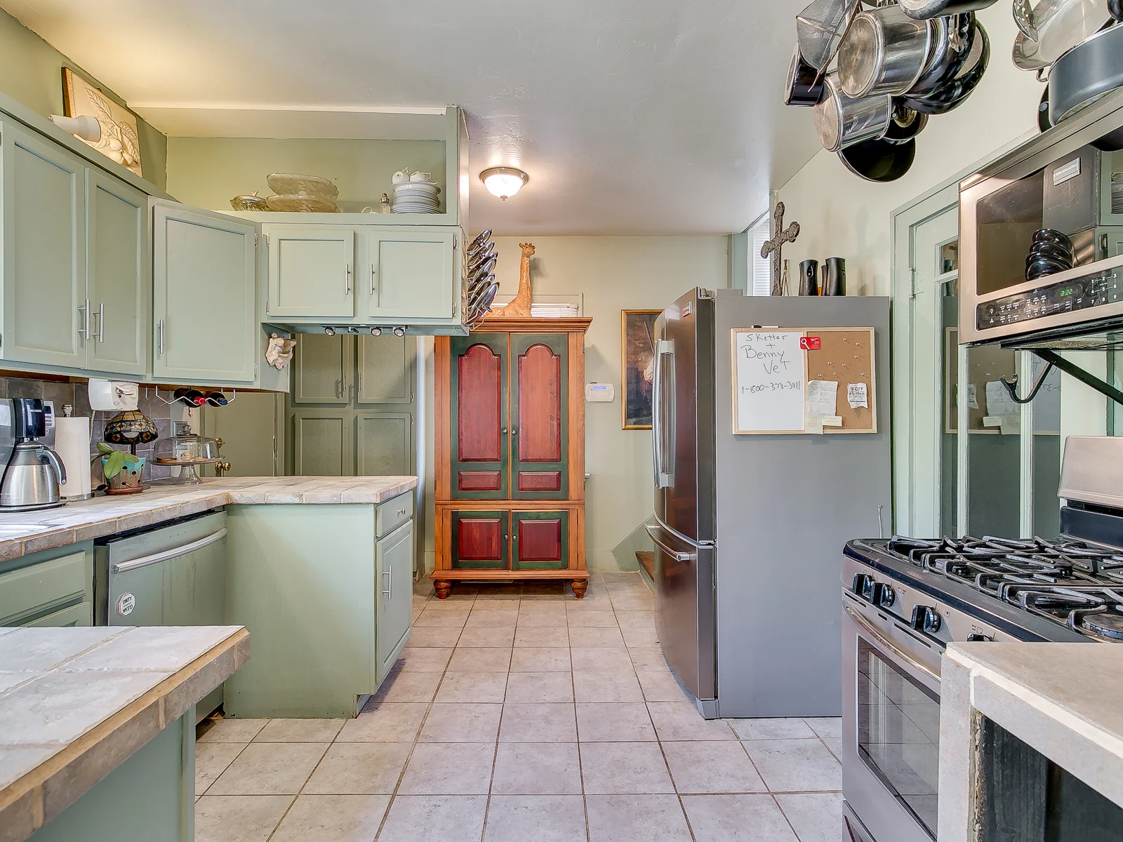 1528 NW 38th_MLS-008.jpg