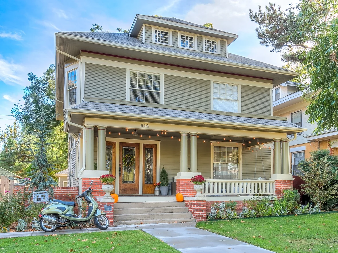 814 NW 17th Front_MLS-002-2.jpg