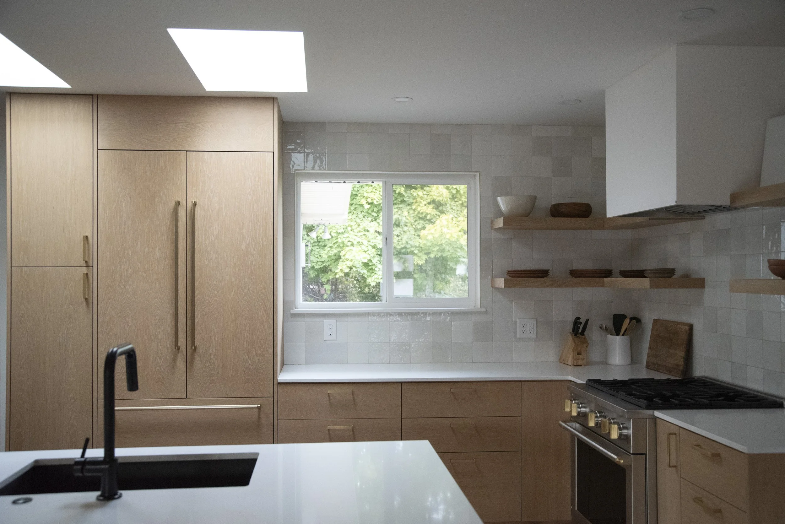 Modern Kitchen in White Oak