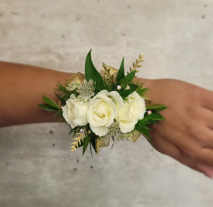 sprayrose corsage.jpg