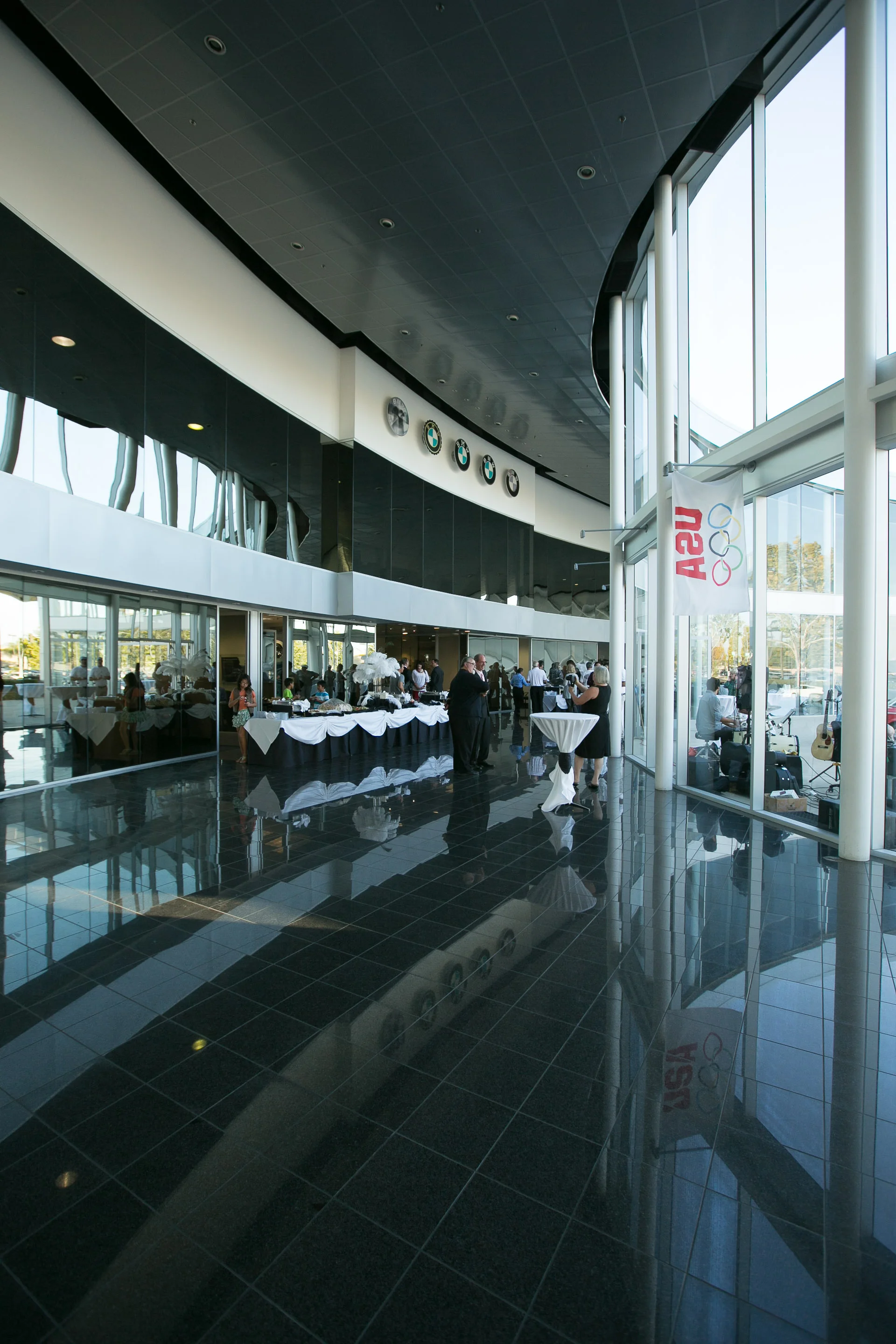 BMW Fresno Decor 9283.jpg