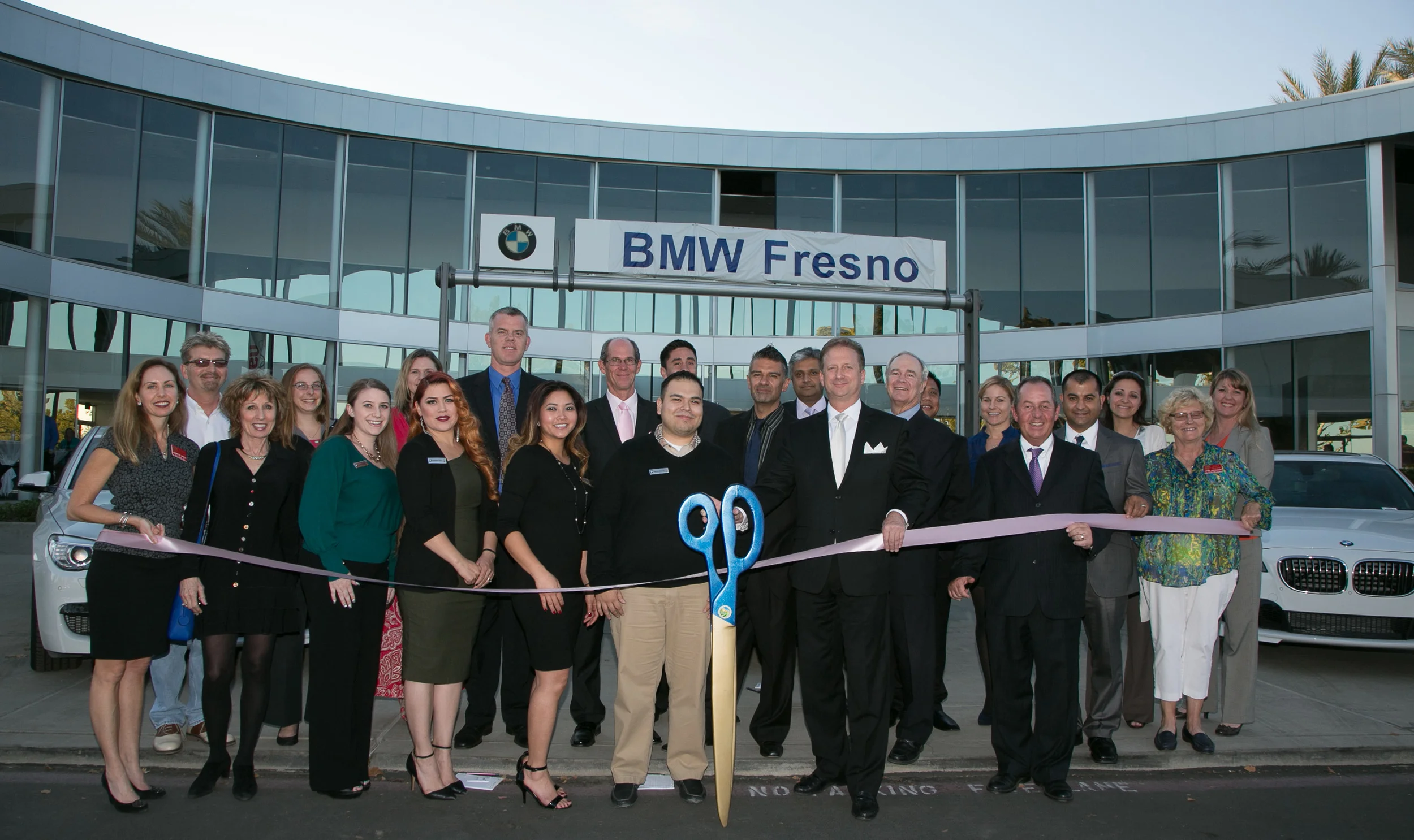 BMW Fresno Ribbon Cutting 9311.jpg