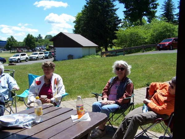 16 picnic1.jpg